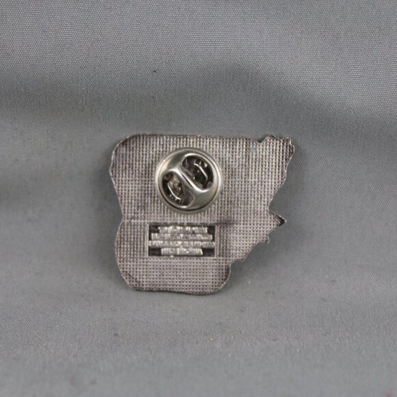 Oralnd Magic Pin (VTG) - Basketball Court Graphic - Stamped Pin - Picture 2 of 3